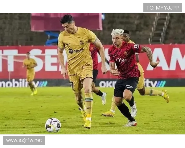 莱万转投豪门是否属于抱团？