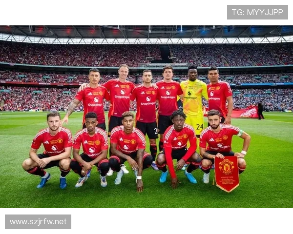 曼联转会策略变化:球队表现波动,对赛季走势产生制约 曼联转会策略变化:球队表现波动,对赛季走势产生制约