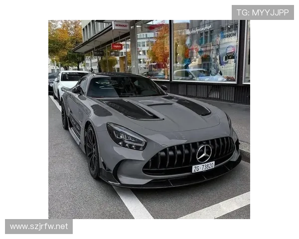 孔帕尼训练完直接去开百万豪车，这谁顶得住啊